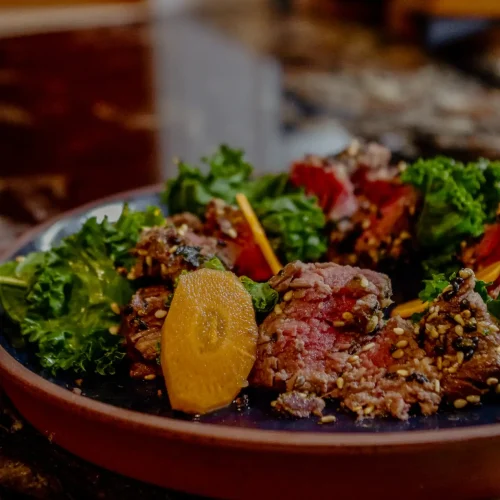 Tataki de boeuf plat de la carte du restaurant Precept à Langeais
